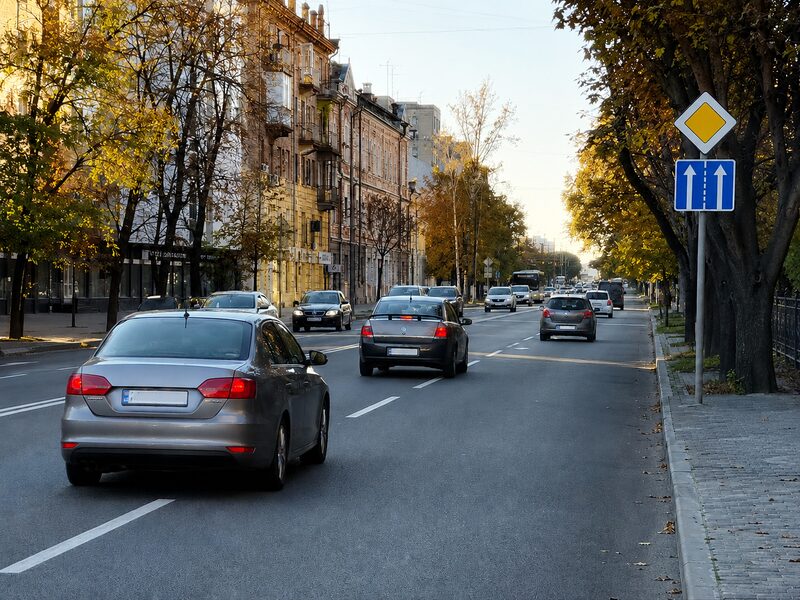 Користування зовнішніми світловими приладами