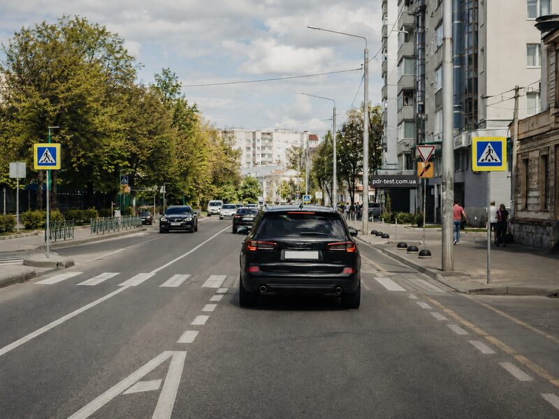 Рух у житловій та пішохідній зоні
